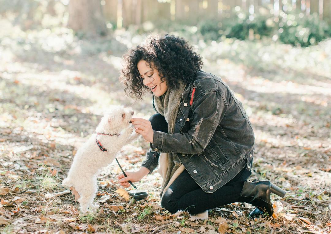 Cane e padrone felici insieme